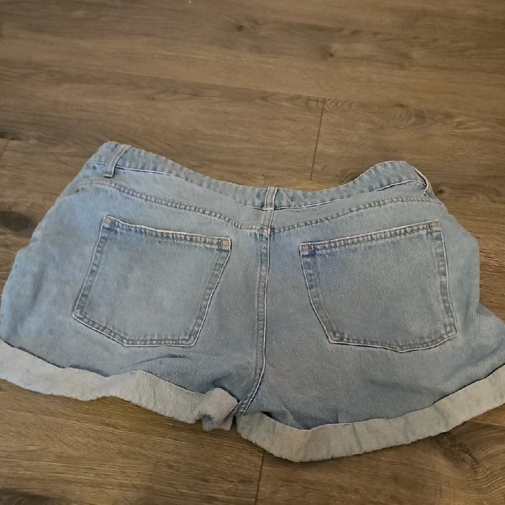 H&M Blue Jean Shorts Relaxed Fit - Picture 3 of 3